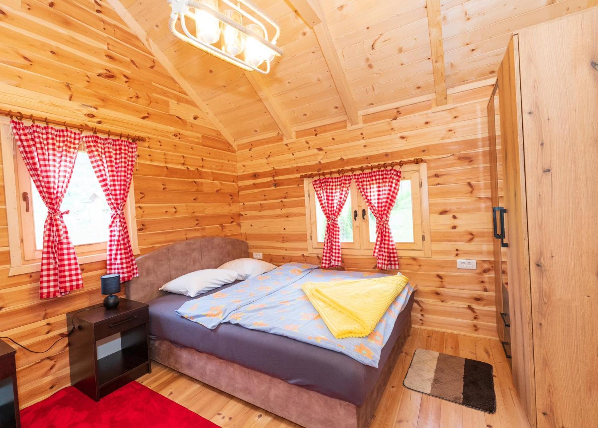Salerno Camp Villa Plav Dış mekan fotoğraf