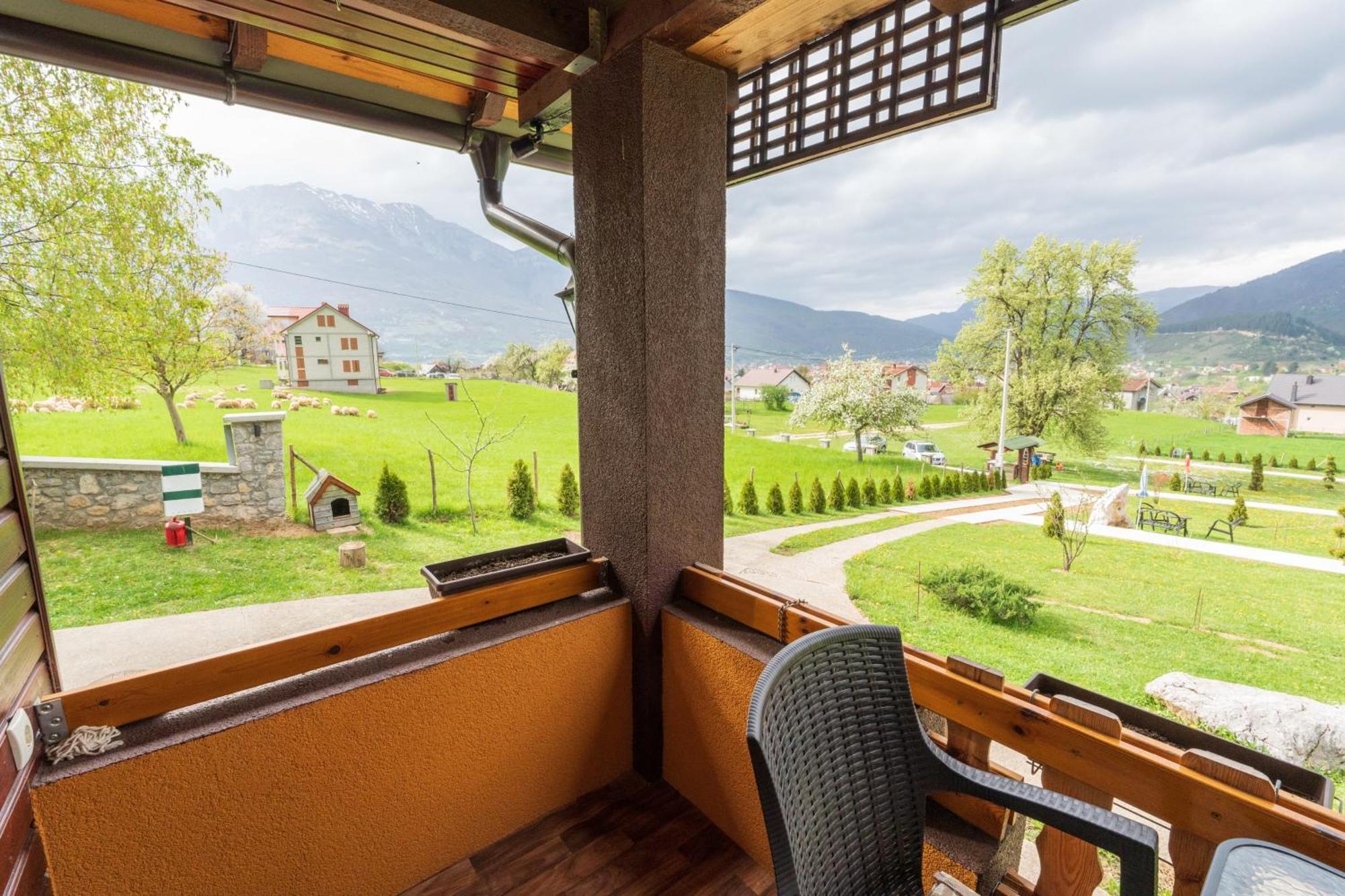 Salerno Camp Villa Plav Dış mekan fotoğraf